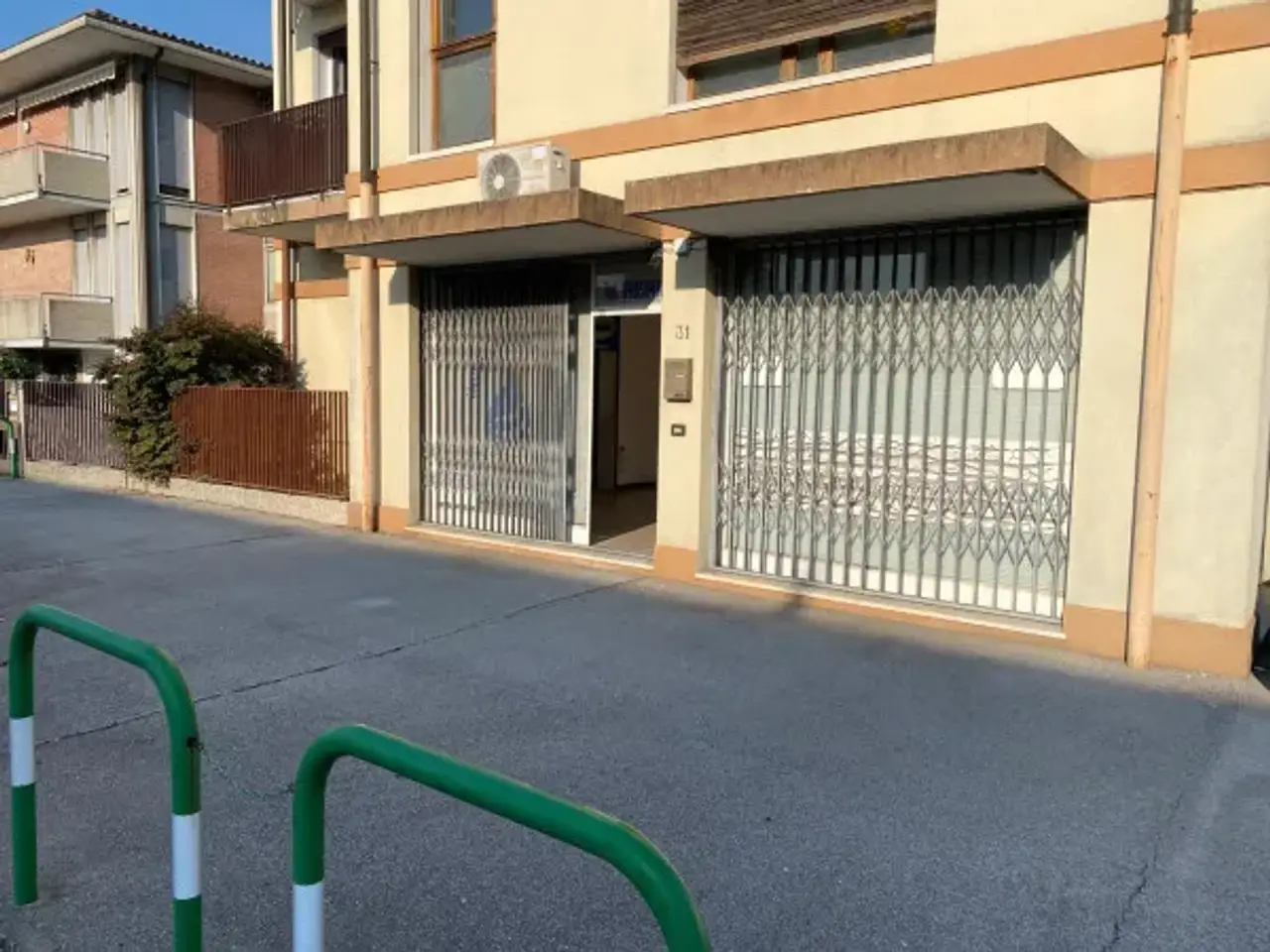 Negozio in Via Jacopo della Quercia, Padova, {3} - Foto 2