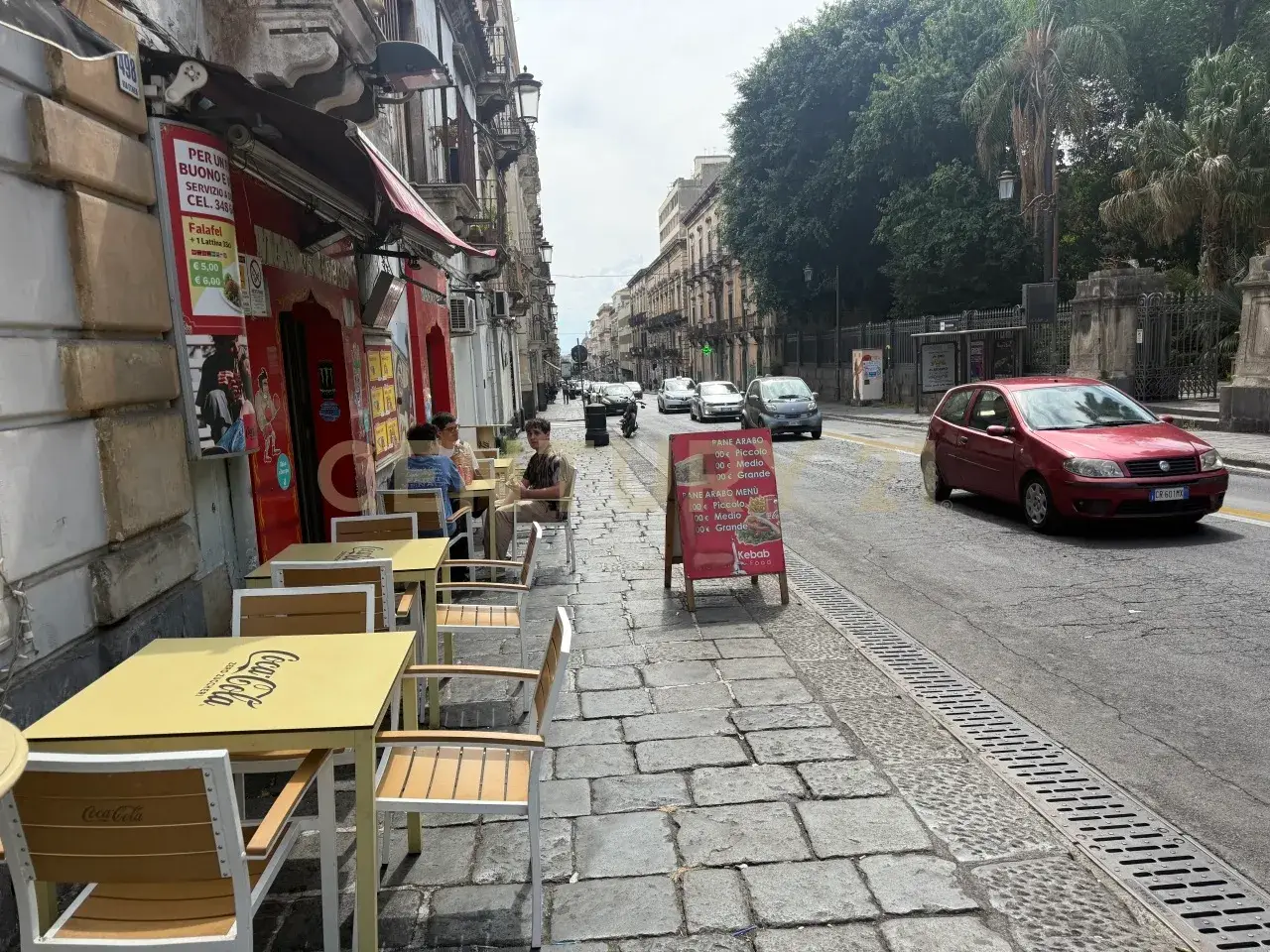 Tavola calda in Via Etnea 498, Catania, {3} - Foto 2