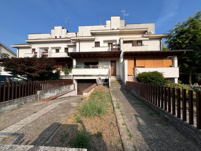 Villa a schiera in Via Quadri Traversa II 35, Capriolo - Foto 1