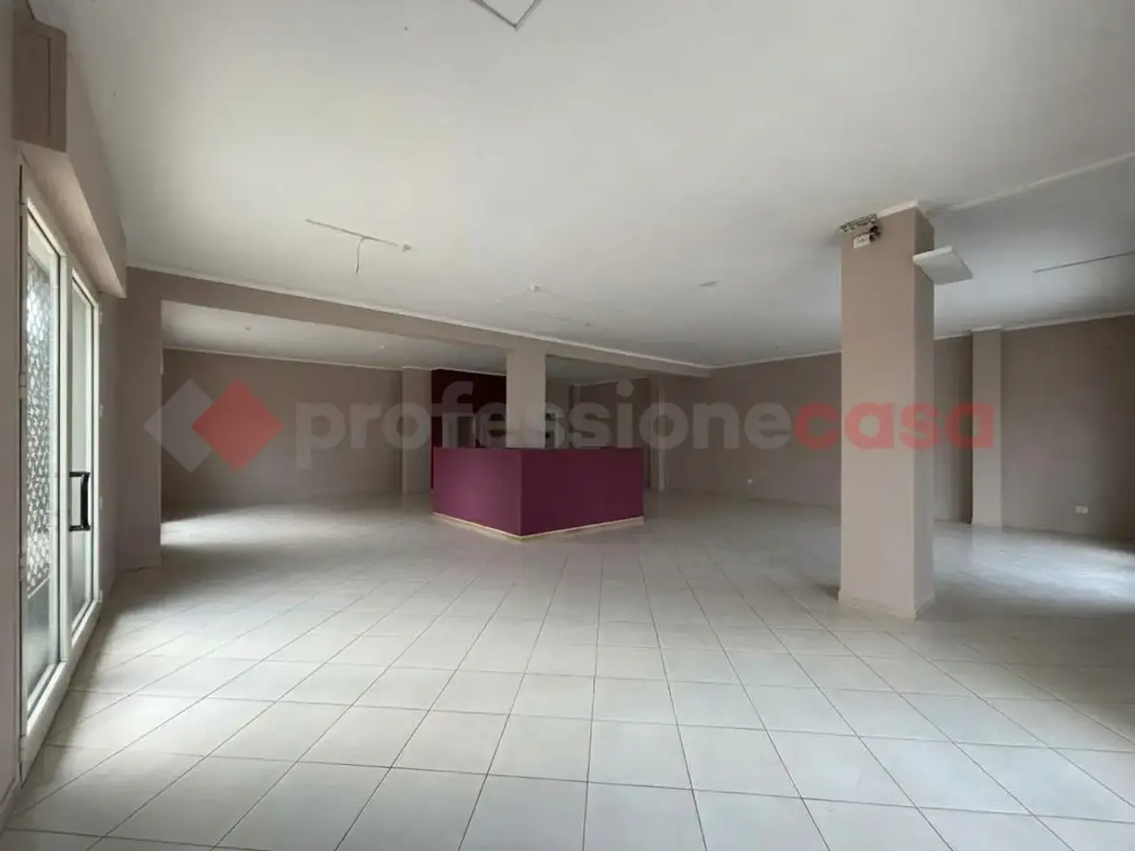 Negozio in Via Agostino Stellato  Snc, San Prisco, {3} - Foto 1