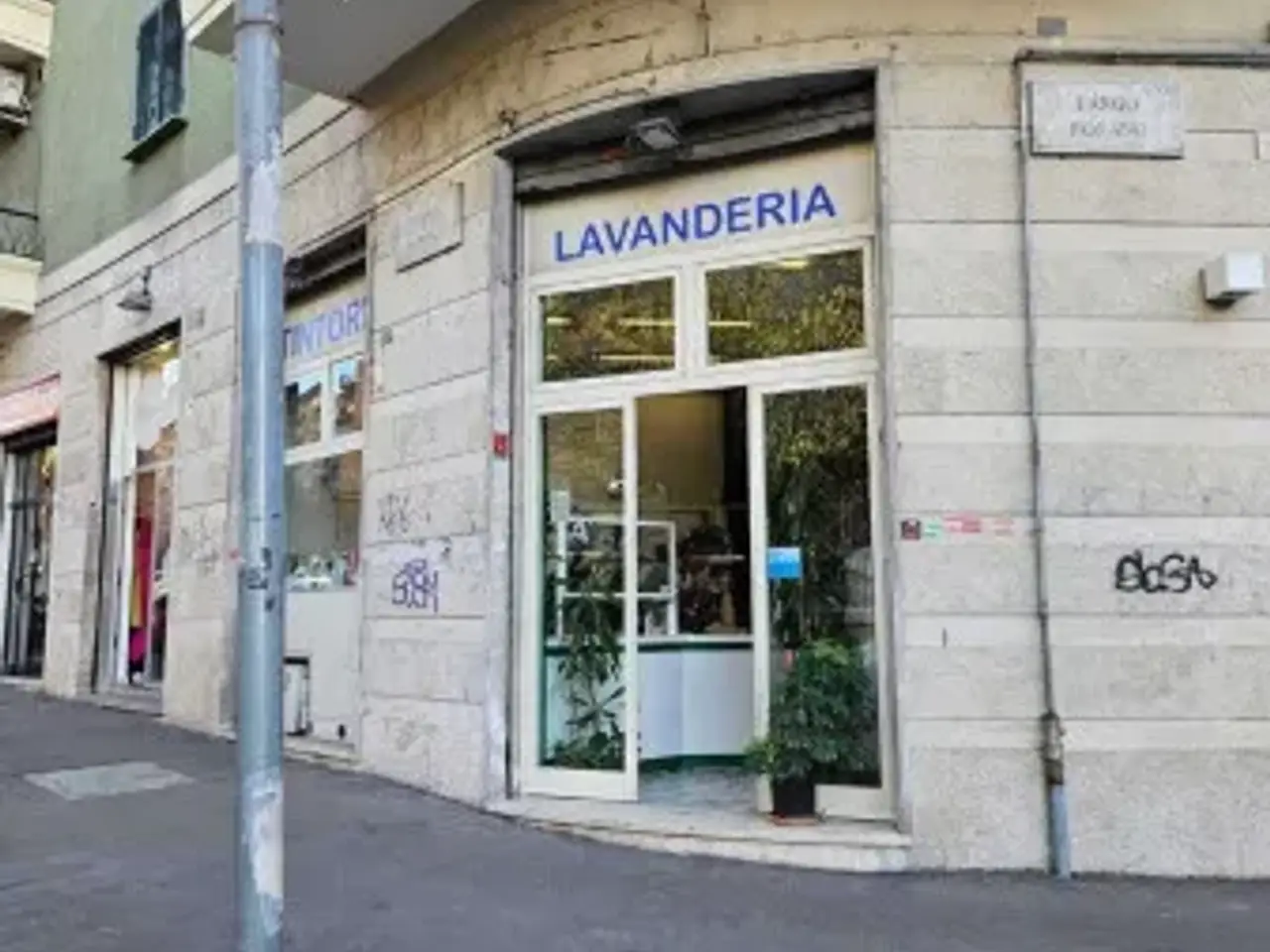 Negozio in Largo Forano , Roma, {3} - Foto 2