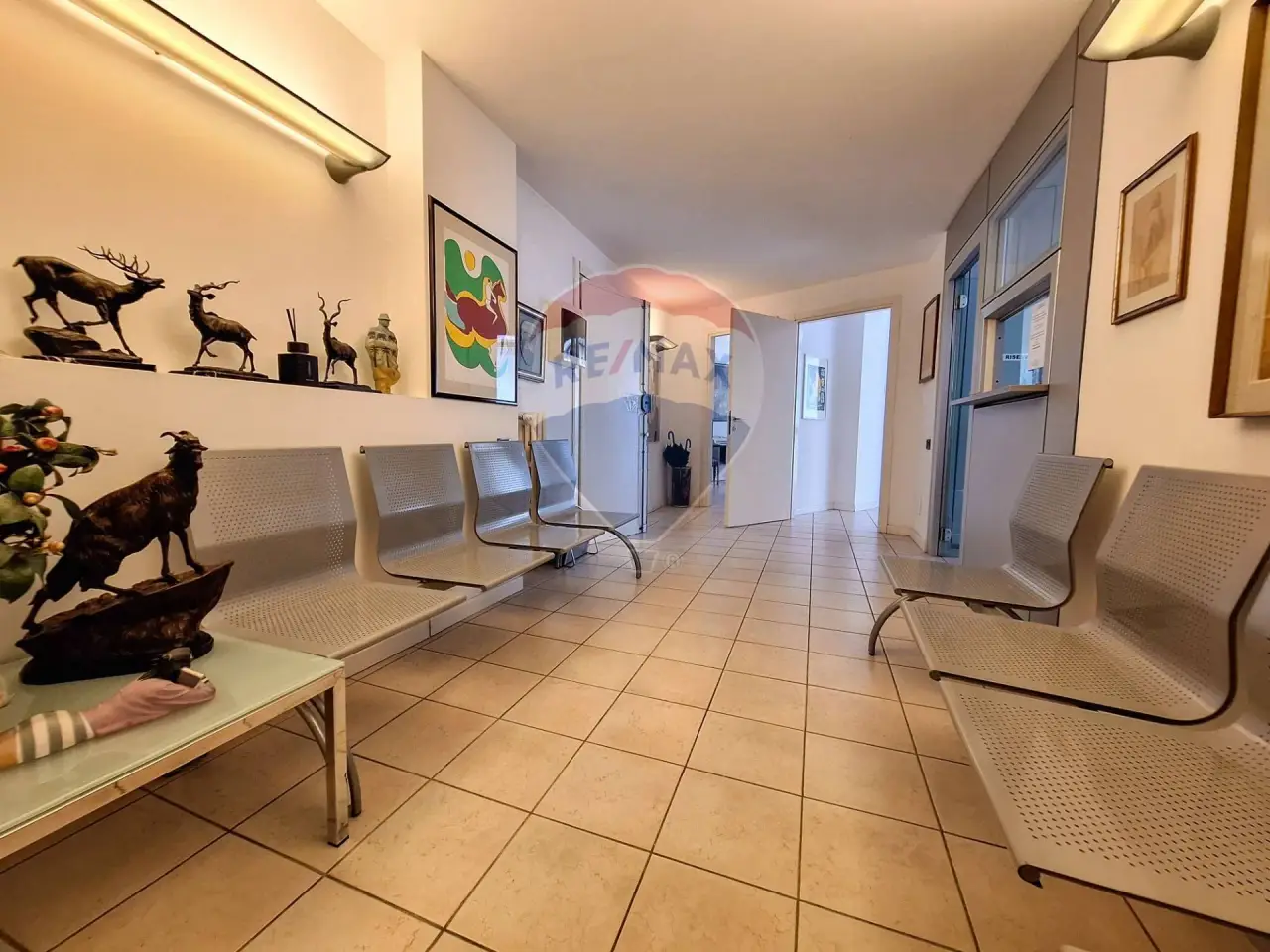 Ufficio in Via Largo Guido Camussi 2, Gallarate, {3} - Foto 1