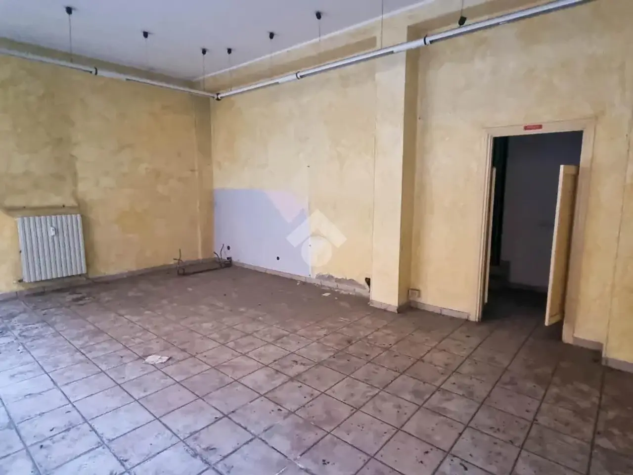 Negozio in Via Cesare Battisti 37, Costa Masnaga, {3} - Foto 2