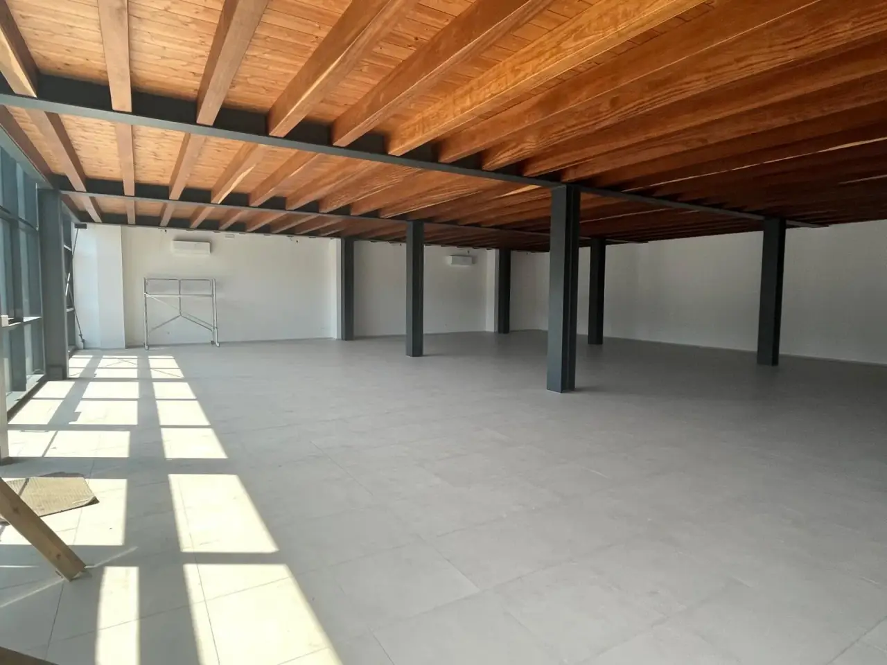 Palazzina commerciale in Via Trieste 20, Chiampo, {3} - Foto 2