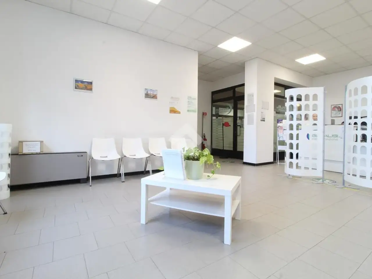 Ufficio in Via Borri 2, Bagnolo In Piano, {3} - Foto 1