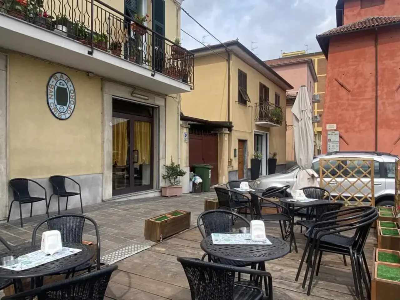 Esercizio commerciale in Piazza Venti Settembre, Cairo Montenotte, Savona, Liguria, 17014, Italia, Cairo Montenotte, {3} - Foto 1