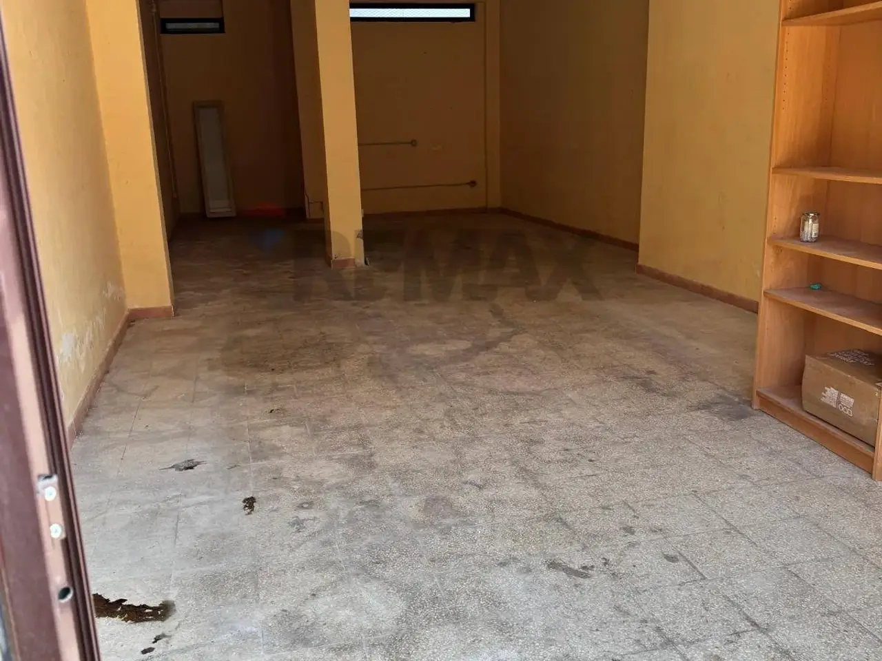 Magazzino in Piazza Federico II di Svevia 6, Valenzano, {3} - Foto 2
