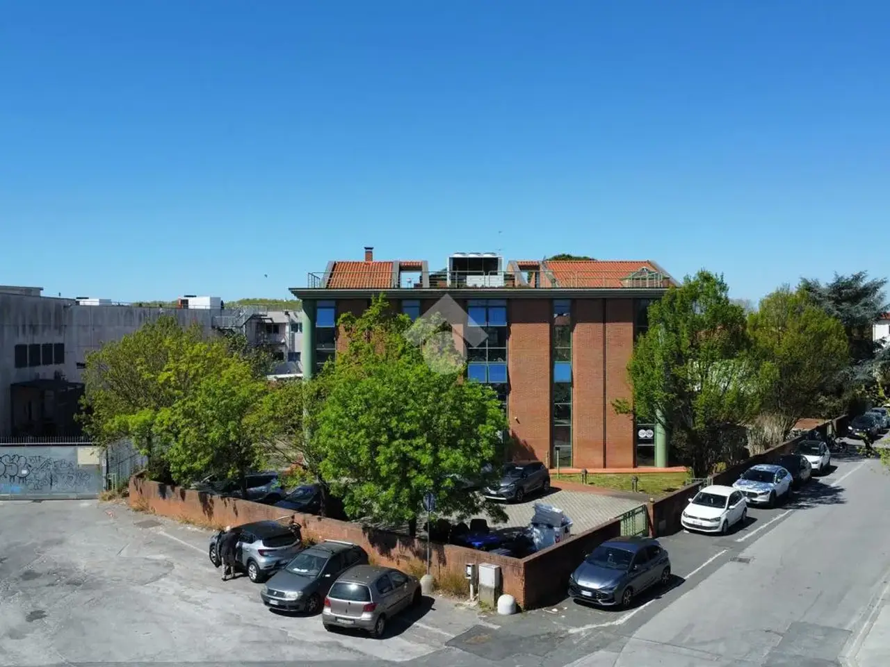 Palazzina commerciale in Via Giosuè Carducci 39, San Giuliano Terme, {3} - Foto 1