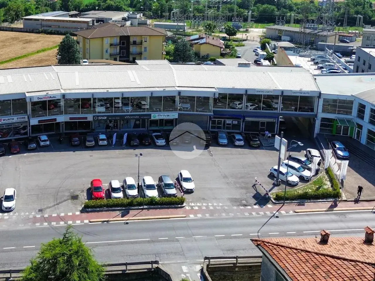 Negozio in Viale Sant'Eufemia 94, Brescia, {3} - Foto 1