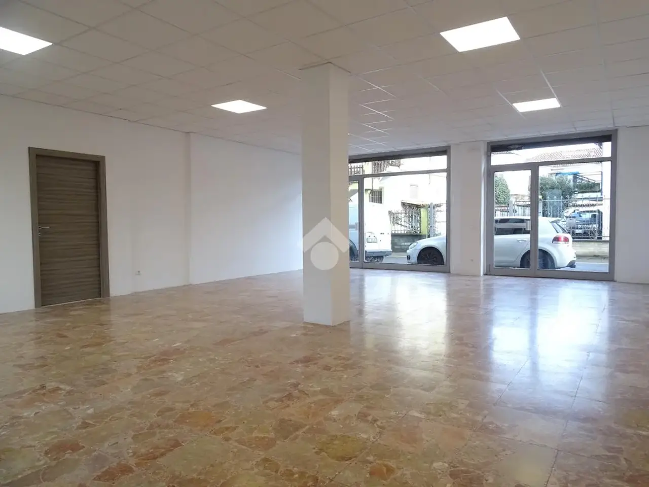 Negozio in Via Poligonia 66, Alessandria, {3} - Foto 1