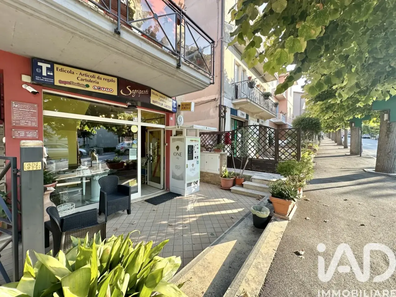Negozio in Viale Trieste 62, Potenza Picena, {3} - Foto 1