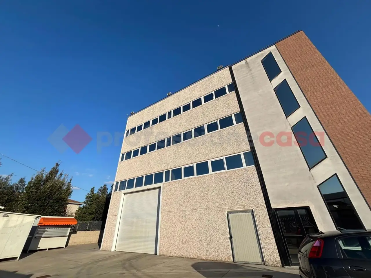 Capannone in Viale della Riserva I' Tronco Snc, Anagni, {3} - Foto 1