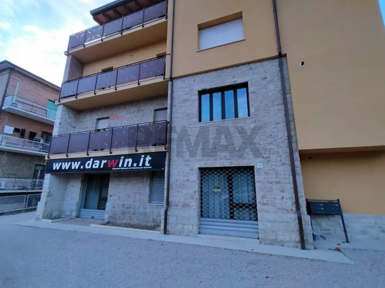 Ufficio in Via della Madonna Alta 129, Perugia, {3} - Foto 1
