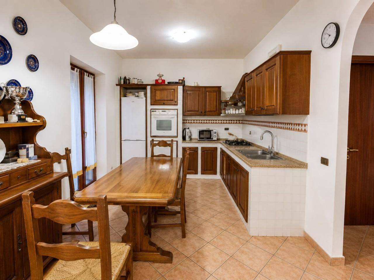 casa indipendente in vendita a Montignoso in zona Renella