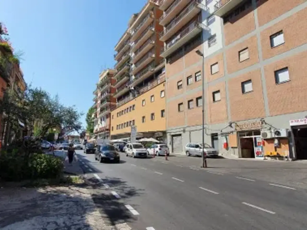 Negozio in Viale Ungheria, Zagarolo, {3} - Foto 2