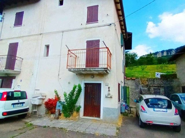 Casa indipendente in Via Matilde di Canossa, Castelnovo ne' Monti - Foto 1