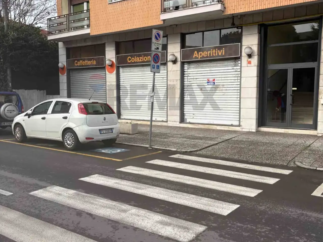 Negozio in Via Chinotto 10, Arona, {3} - Foto 2