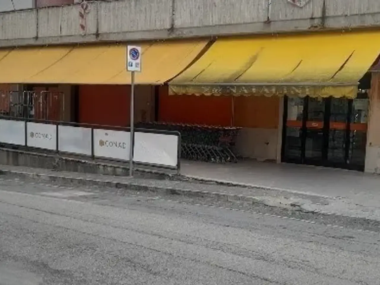 Negozio in Via Giuseppe De Vincenzi, Notaresco, {3} - Foto 1