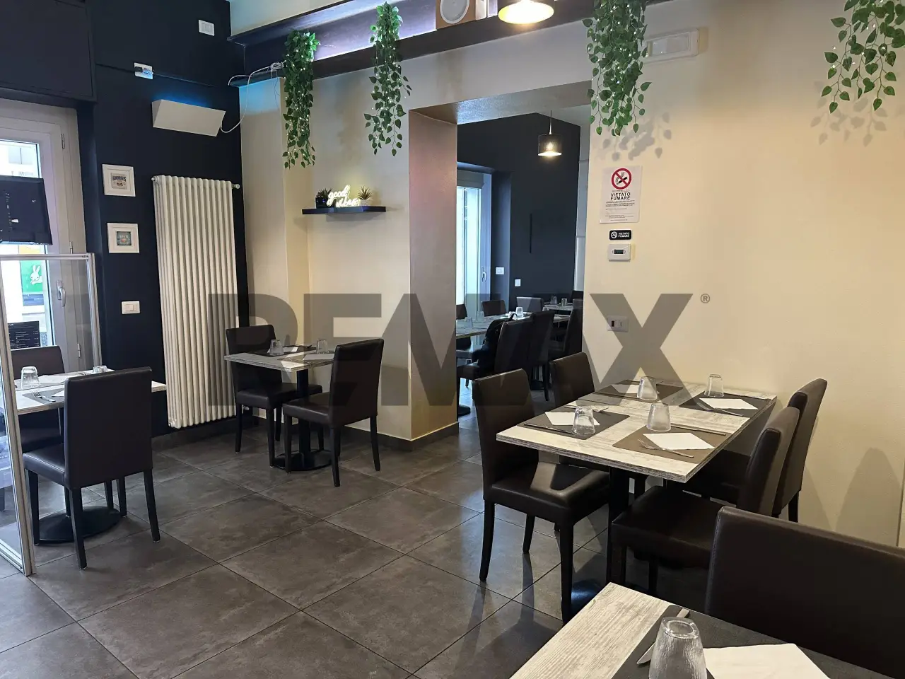 Negozio in Via Mazzini 18, Gallarate, {3} - Foto 2
