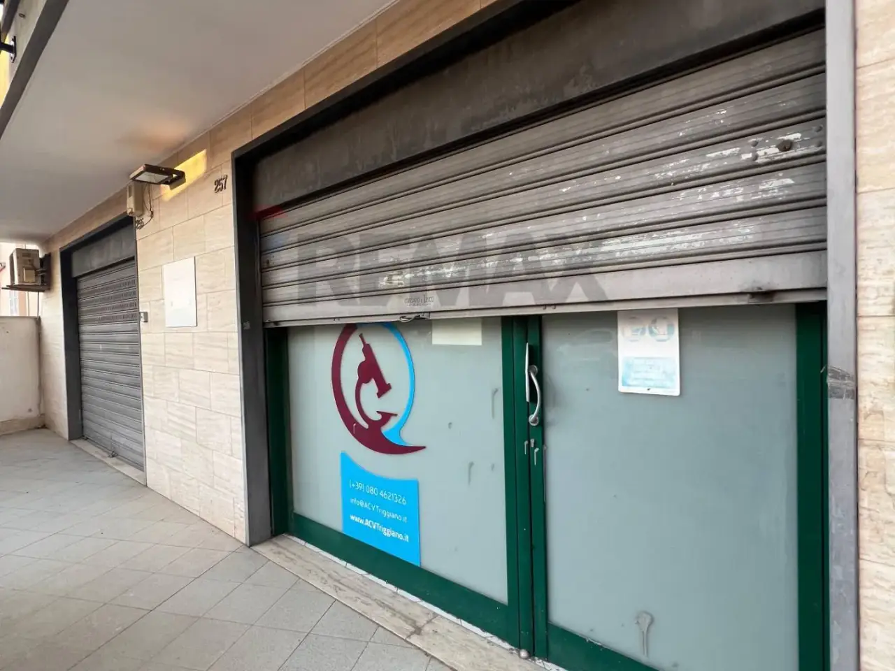 Ufficio in Via Cesare Battisti 255, Triggiano, {3} - Foto 1