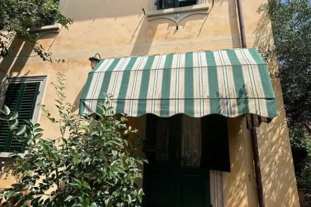 Casa indipendente in Viale Adua, Pistoia - Foto 1