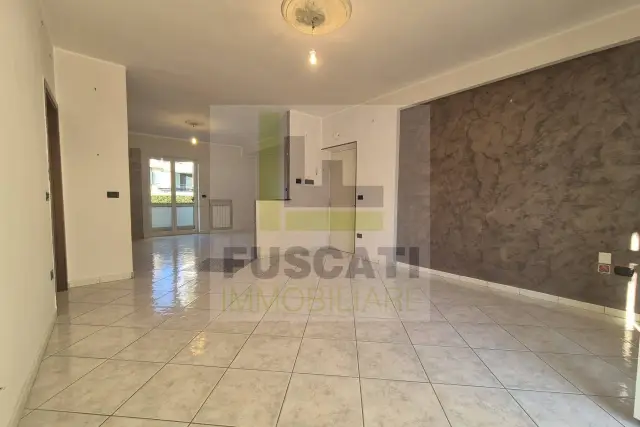 4-room flat in Via Eugenio Montale, Mugnano di Napoli - Photo 1