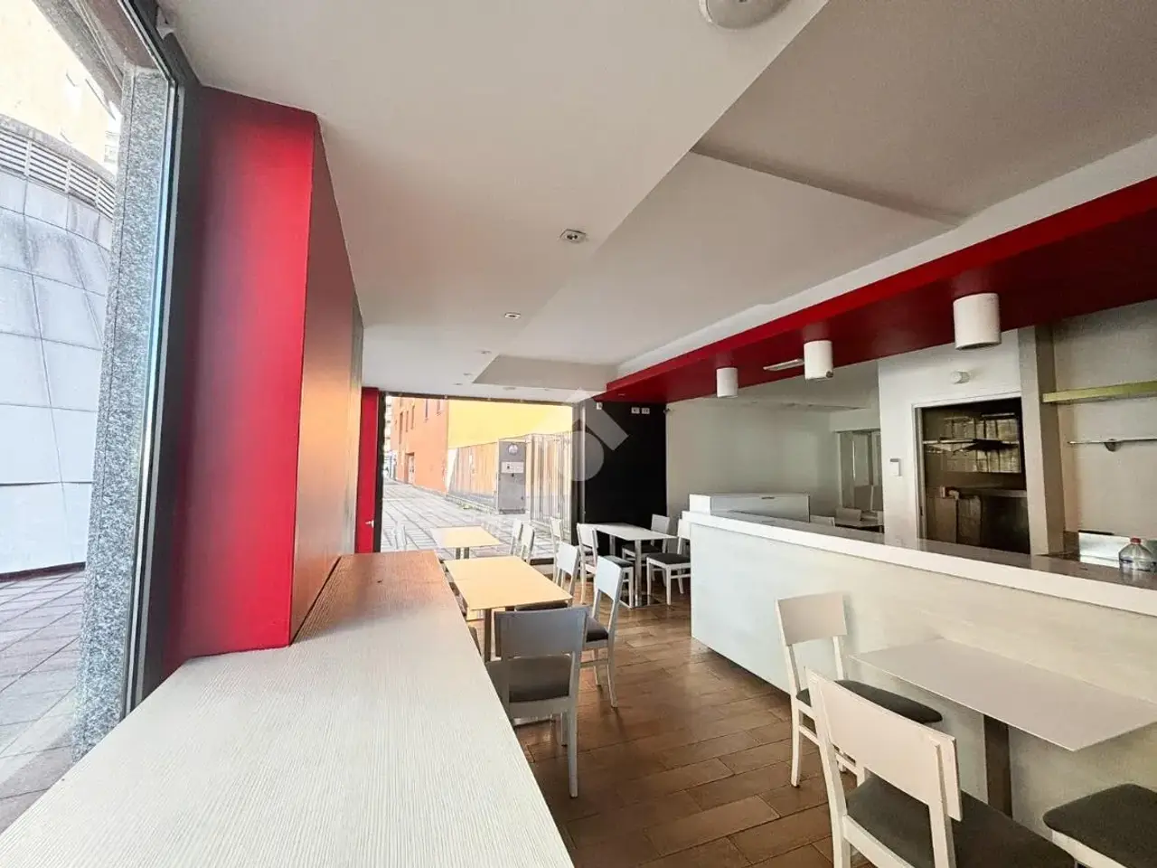 Negozio in Via Privata Fabio Filzi 10, Lecco, {3} - Foto 2