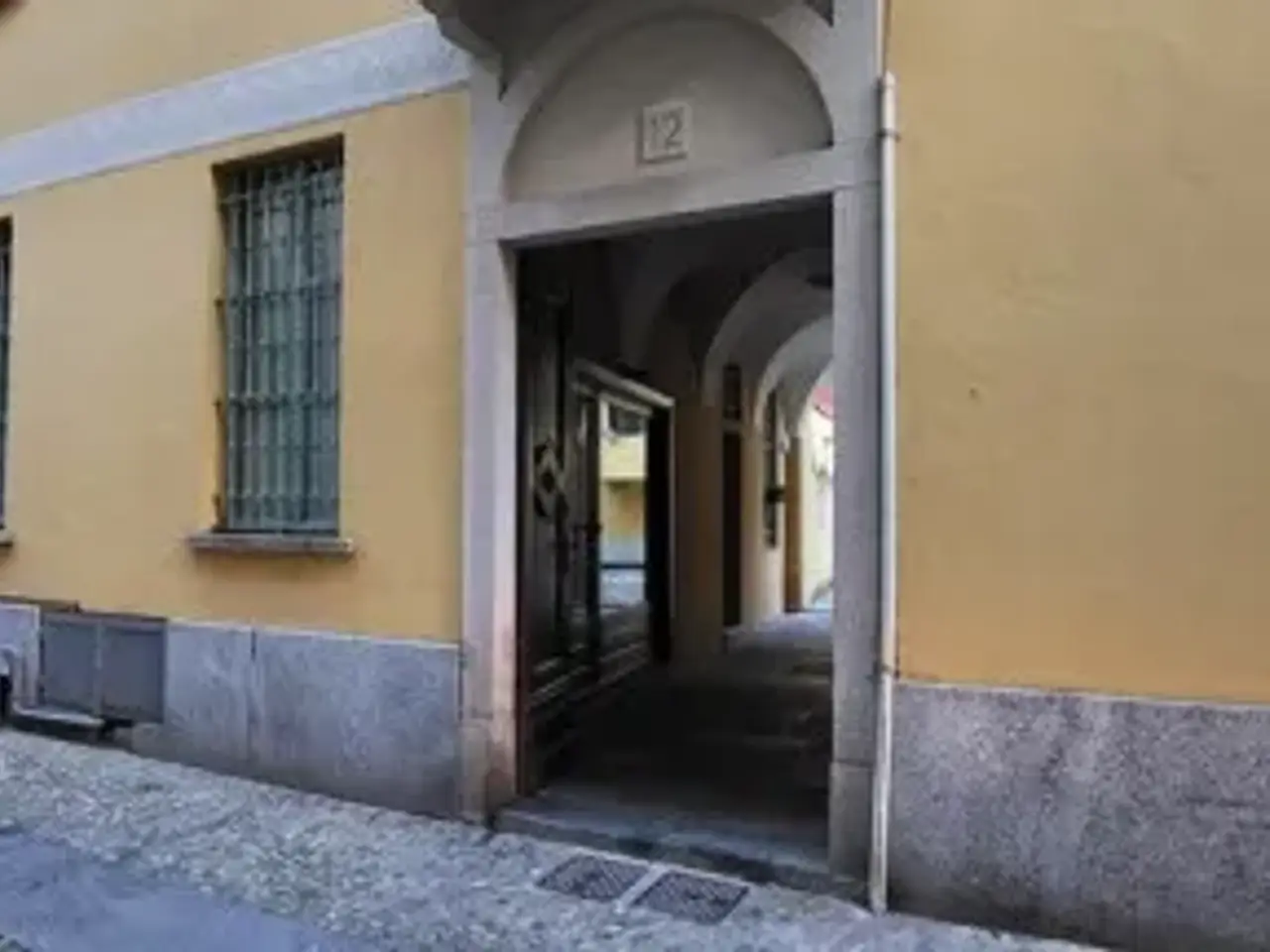 Negozio in Via Don Giuseppe Majo 12, Varallo, {3} - Foto 1