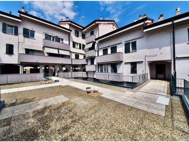 3-room flat in Via Don Ettore Passamonti, Biassono - Photo 1