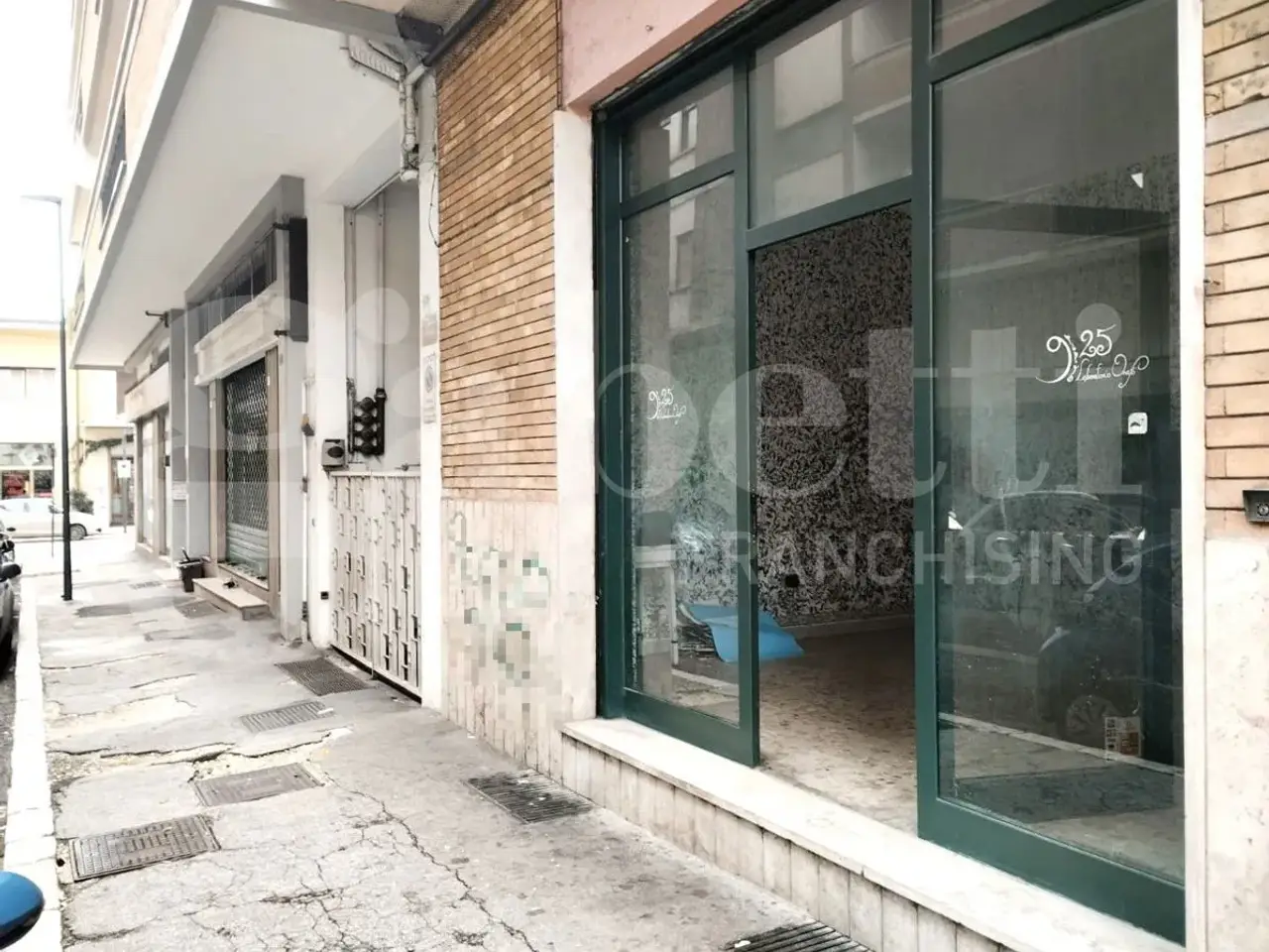 Negozio in Via Oslavia  15, Avezzano, {3} - Foto 2