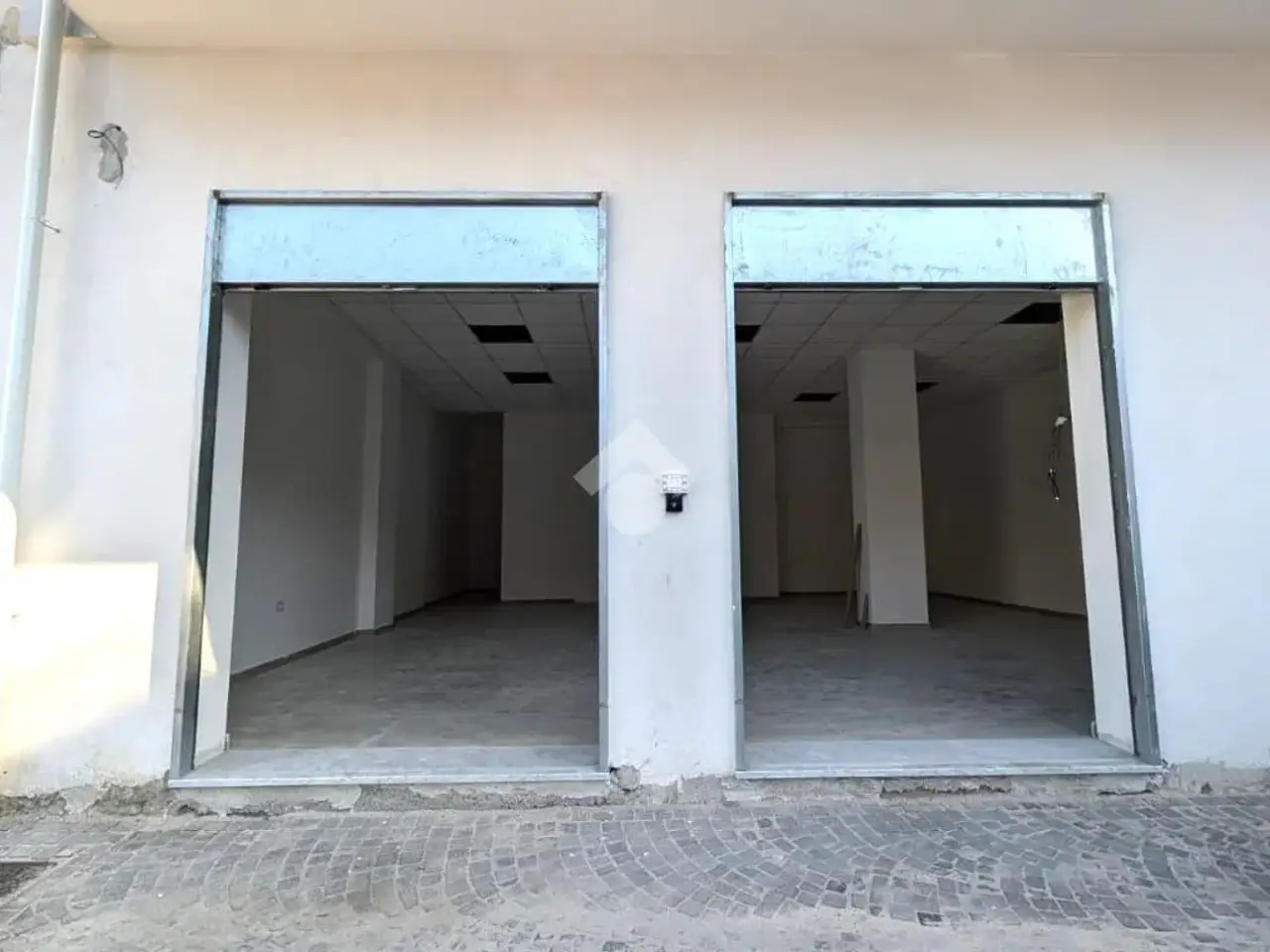 Negozio in Piazza Risorgimento, Frattamaggiore, {3} - Foto 1