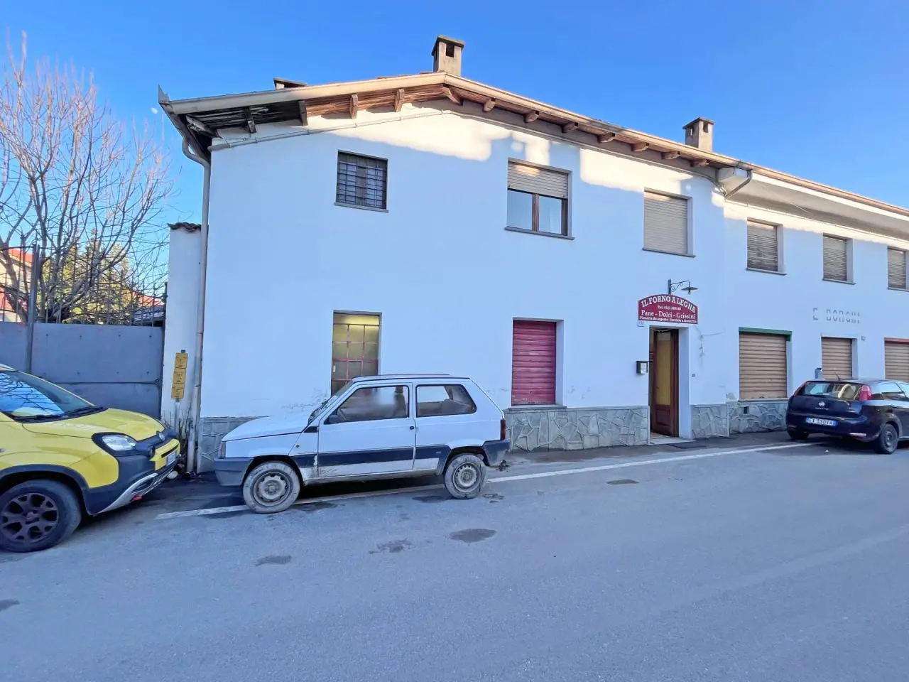 Negozio in Via Maestra di Baudenasca 17, Pinerolo, {3} - Foto 1