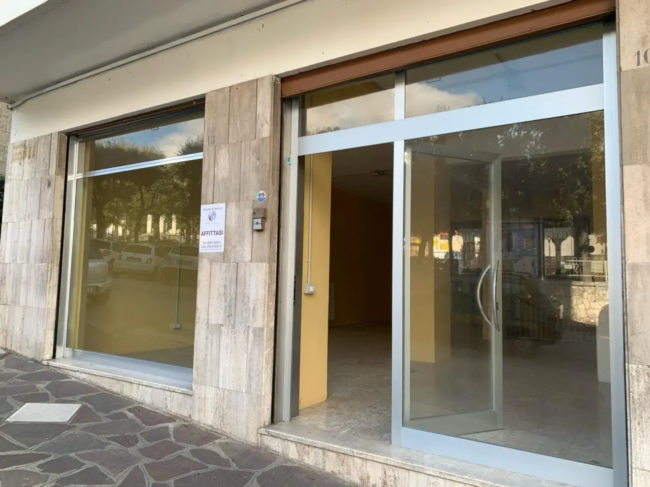 Locale commerciale in Via Erennio Ponzio , Isernia 86170 Isernia, Isernia, {3} - Foto 1