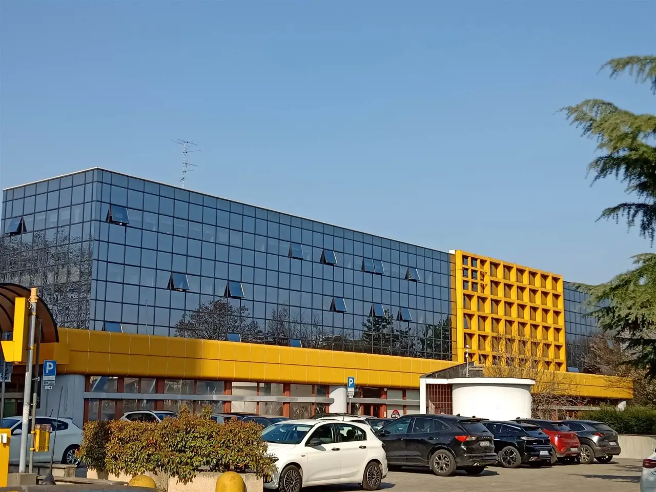 Negozio in Via Raffaello Sanzio, Gallarate, {3} - Foto 2