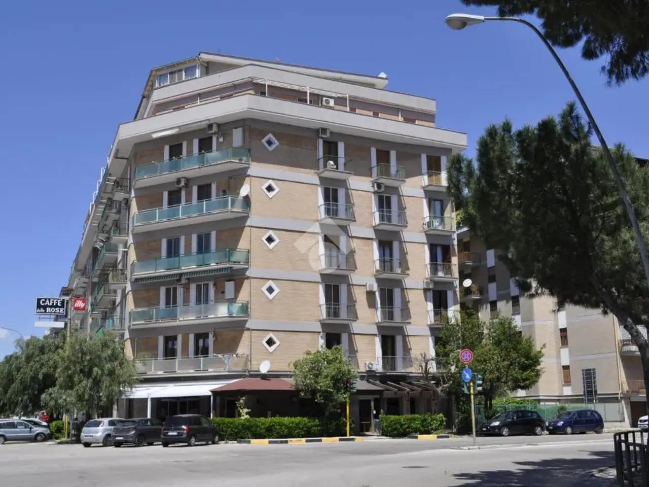 Negozio in Viale G. di Vittorio 237, Foggia, {3} - Foto 2