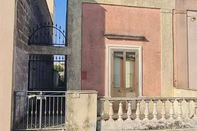 Casa indipendente in Piazza Martiri Ungheresi, 10, Collepasso - Foto 1