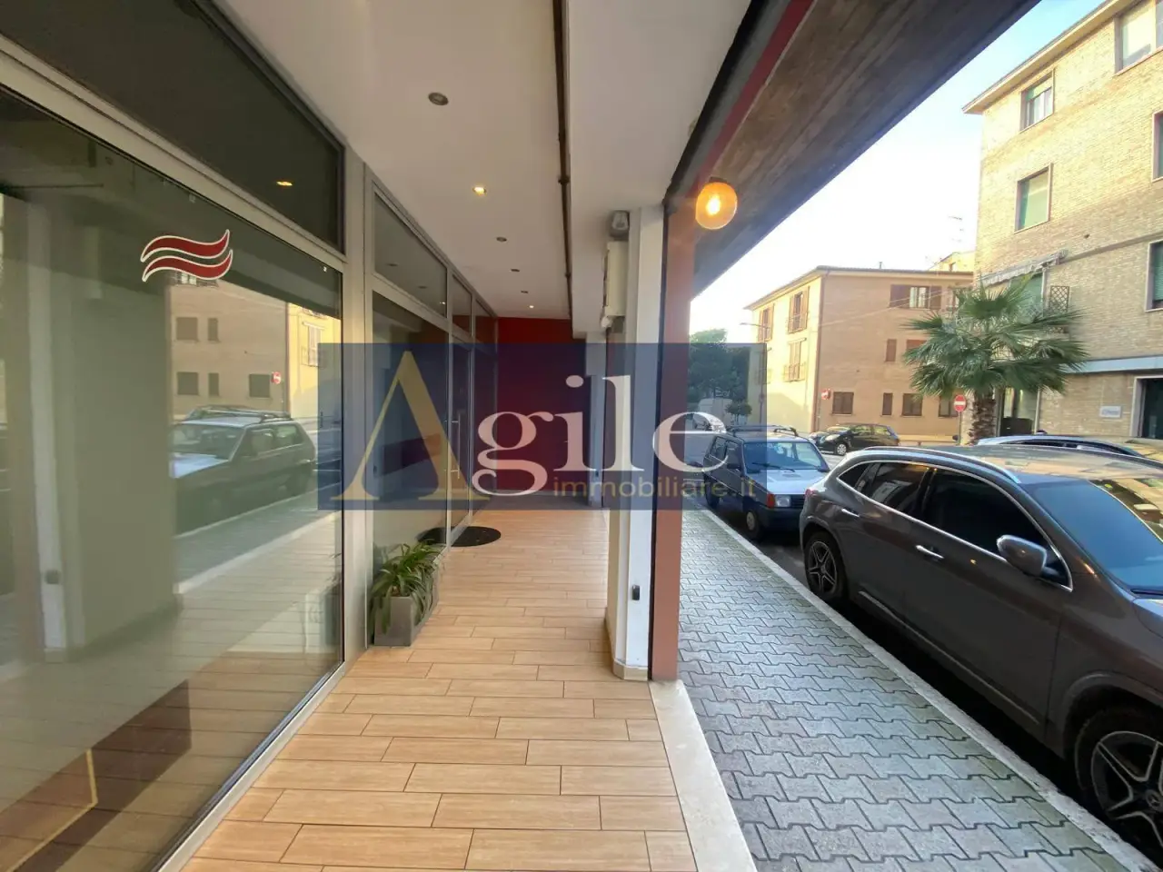 Esercizio commerciale in Via Filippo Turati 53, San Benedetto Del Tronto, {3} - Foto 2