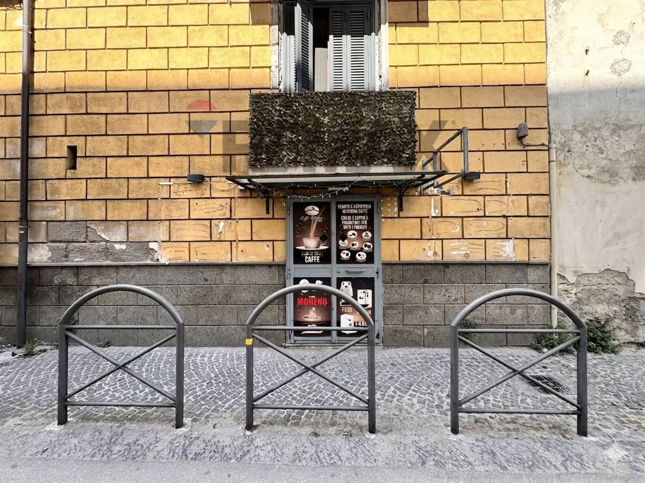 Negozio in Via Camillo Benso Conte di Cavour 88, Casoria, {3} - Foto 1