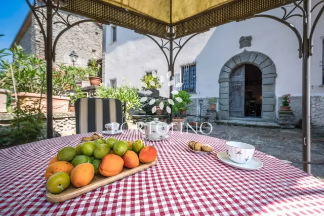 Villa plurifamiliare in vendita, Via Pontebosio, Licciana Nardi - Foto 1
