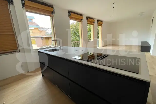 4-room flat in Via Crespellani  80, Modena - Photo 1