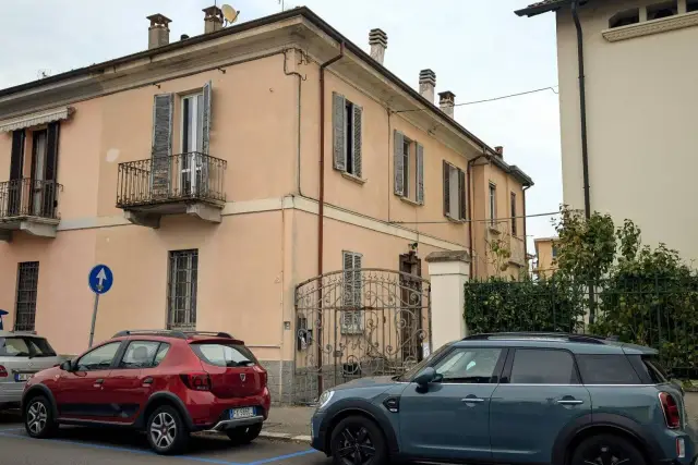 Mansion in Viale Gorizia 29, Pavia - Photo 1