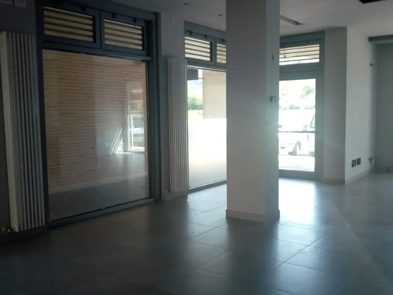 Negozio in Contrada Cabiano, Ripatransone, {3} - Foto 1