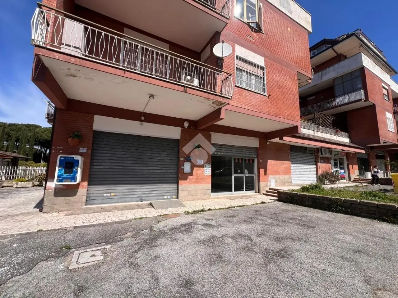 Negozio in Via Ramo d'Oro 9, Ariccia, {3} - Foto 1