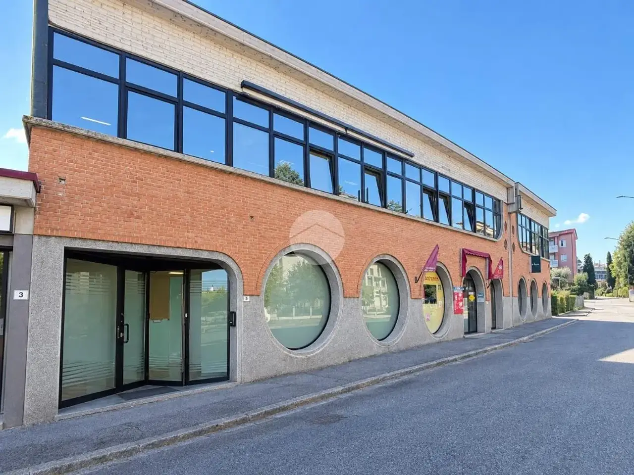 Negozio in Via Alcide De Gasperi 4, Desenzano Del Garda, {3} - Foto 2