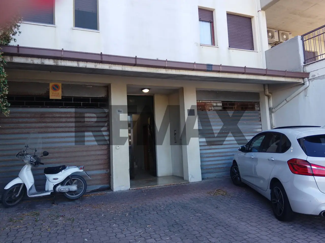 Negozio in Viale Europa 14, Ortona, {3} - Foto 1