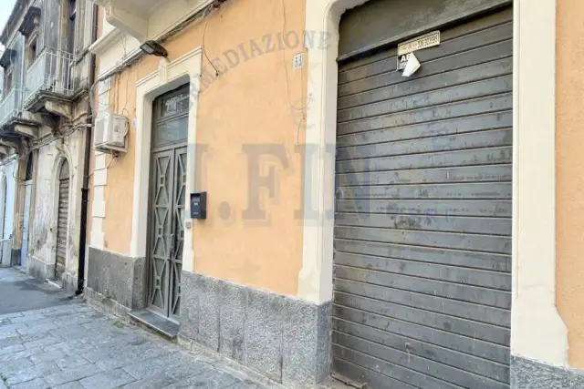 Magazzino in Via Ruggero Settimo, Catania - Foto 1