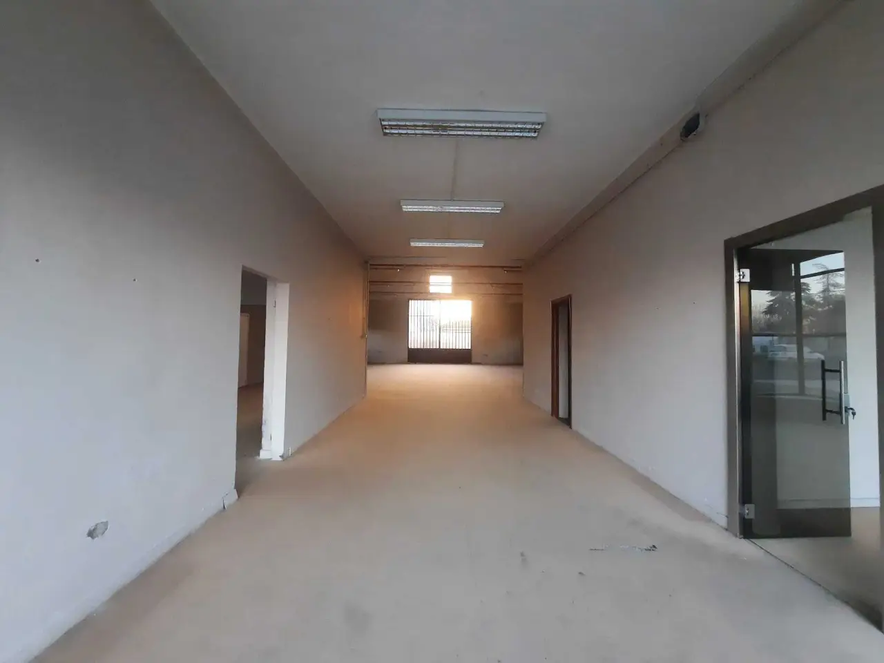 Abbigliamento in Strada Statale 9 Via Emilia 194, Cadeo, {3} - Foto 2