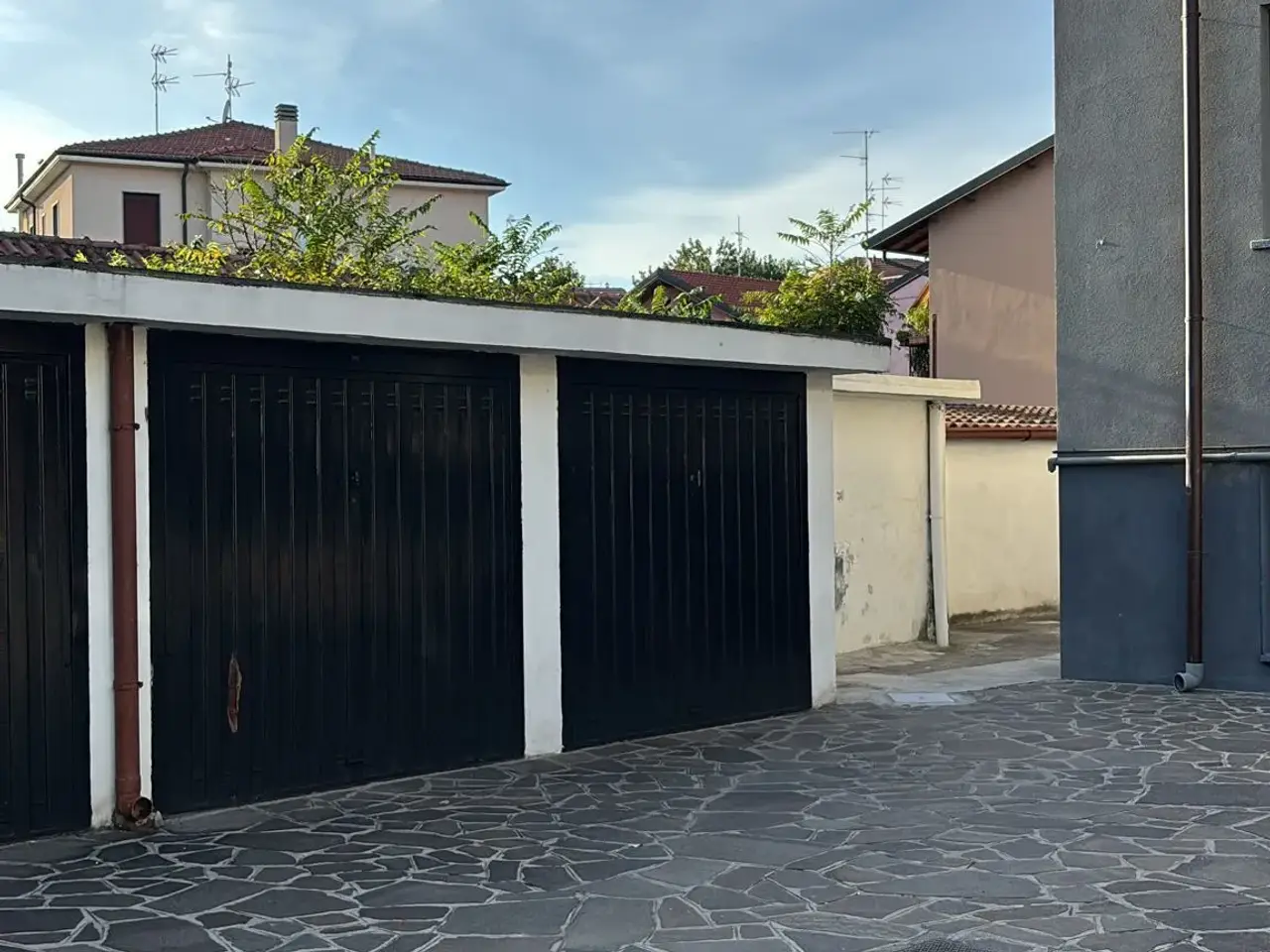 Parcheggio chiuso in Vicolo F. Corridoni 15, Cinisello Balsamo, {3} - Foto 1