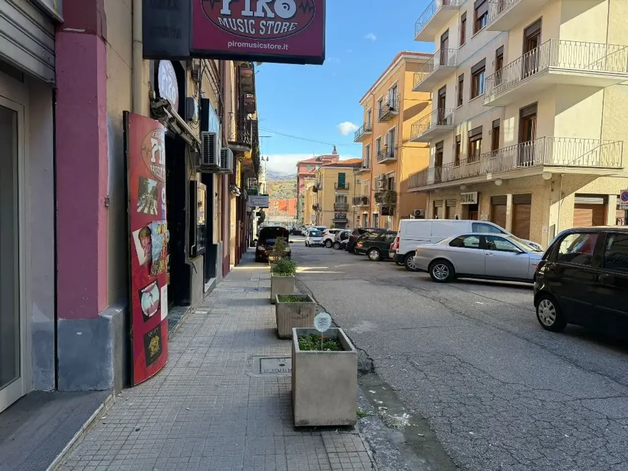 Negozio in Via Molinella 1, Cosenza, {3} - Foto 2