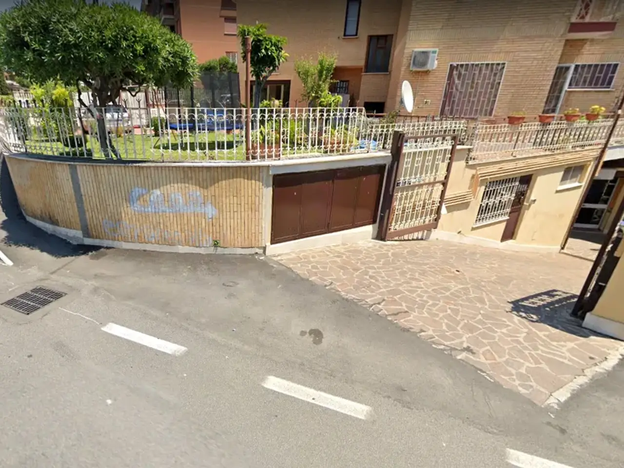 Magazzino in Via degli Estensi 191, Roma, {3} - Foto 1